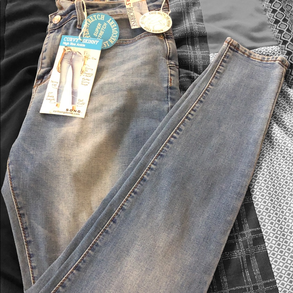 Curvy high rise jeans